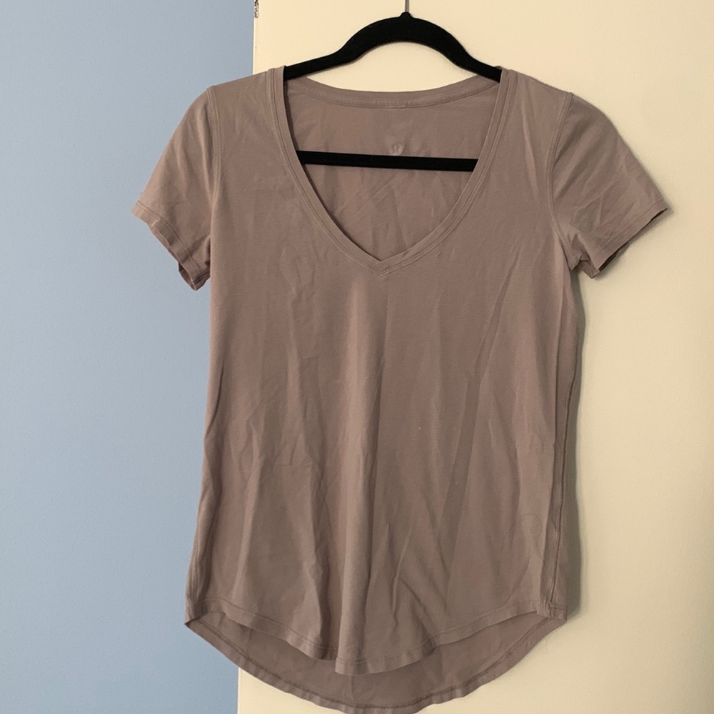 Lululemon tee